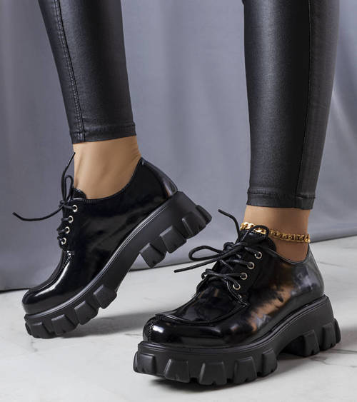 Čierne lakované topánky Lynn